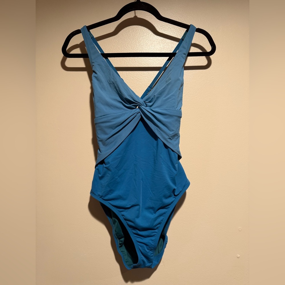 Bleu Rod Beattie Tropic Thunder Twist Shout Plunge One-Piece Swimsuit, Size 10
